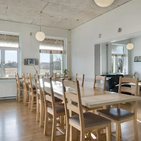Feriehus For 12 People With Indoor Pool *
