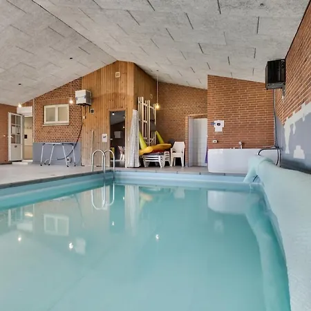 For 12 People With Indoor Pool بيت للعطل Avernæs